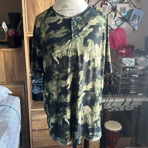 Old Navy Active Green Stretch Shirt - XL - Picture 1 of 5